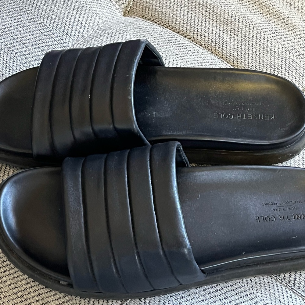 Men’s size 12 slip on sandal black.